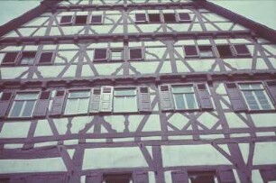 Wohnhaus : Bad Urach, Markt. Wohnhaus. Fachwerkgiebel