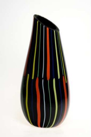 Schwarze Vase mit Farbglasbändern