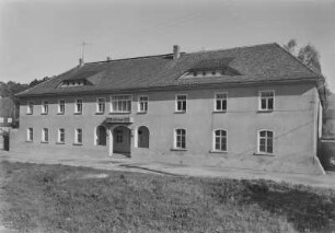 Neusalza-Spremberg, Konsum-Gaststätte : Neusalza-Spremberg. Konsum-Gaststätte, Talstraße 3 und 6. Außenansicht