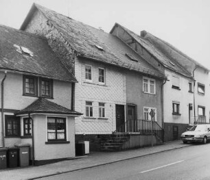Mengerskirchen, Hauptstraße 80, Hauptstraße 82
