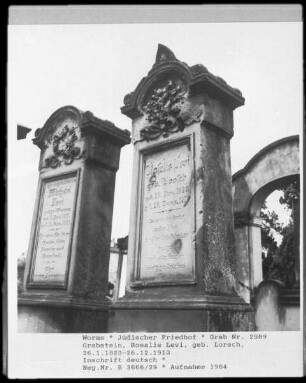 Grabstein von Rosalie Levi, geborene Lorsch (+ 1913.12.26)