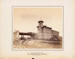 Halle-Sorau-Gubener Eisenbahn. Empfangsgebäude, Delitzsch: Ansicht Empfangsgebäude mit Unterführung