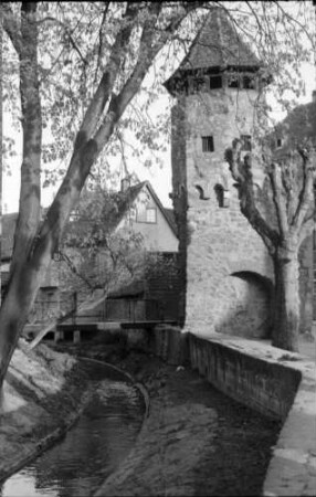 Bensheim: Turm mit Bach