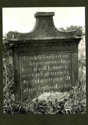 Friedhof, Grabstein eines Mädchens, 1850