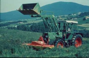 Fotografie: Futterernte, Mähwerk, Frontanbau, Trommelmähwerk