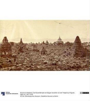 Die Ruinentempel von Bagan Gesehen von der Thatpinnyu Pagode.