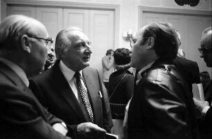 30. Tagung 1980 Chemiker; Eröffnung Festhalle; Sitzreihen: L. E. Feinendegen, E. Pestel, K. Dallibor