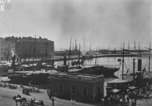 Hafen von Rijeka : Blick entlang der Hafenpromenade von Rijeka.