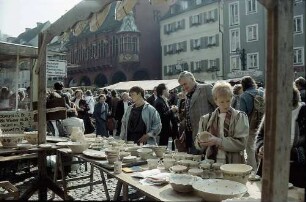 Freiburg i. Br.: Münsterplatz: Marktszenen
