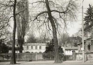 Dresden-Neustadt, Bautzner Straße 145. Grundstück. Straßenansicht mit Einfriedung