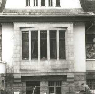 Cottbus, Sielower Straße 36. Villa (um 1910). Risalit, Erkerfenster