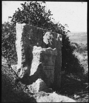 Sarkophag m. Altar ch. Umm el'amad [Umm el amad]