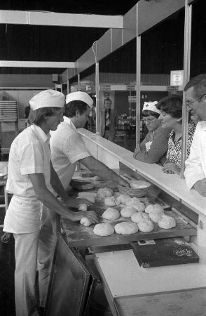 Fachausstellung für das badische Bäcker- und Konditorenhandwerk "bäkofa 81" in der Schwarzwaldhalle