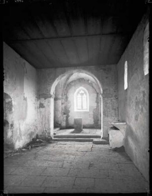 Peterskirche; Inneres gegen den Chor vor der Restaurierung