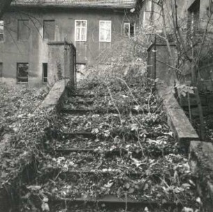 Calau-Saßleben-Reuden. Gutshof (1701/1750). Ehemaliges Gutshaus. Treppenaufgang an der Gartenseite