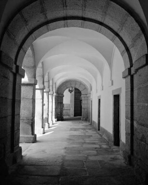 Real Sitio de San Lorenzo de El Escorial — Palast der Bourbonen — Südwestlicher Innenhof —