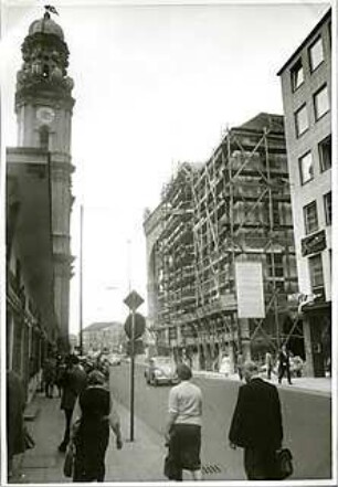 Schleich, Erwin; München, Residenzstr.; Preysingpalais, Wiederaufbau - Baustellenfoto