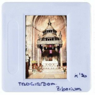 Trogir, Kathedrale hl. Laurentius : Innenansicht Chor mit Altar, Ziborium