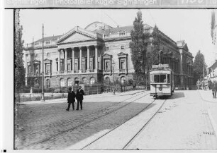 Gent, Straßenszene mit Straßenbahn