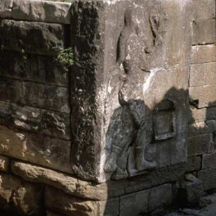 Thasos (antike Stadt), Tor des Silens, Torwange, Anfang 5. Jh., in der antiken Marmormauer