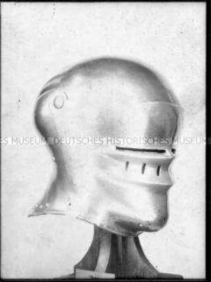 Geschlossener Helm