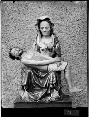 Laiz Stadtpfarrkirche Sankt Johann Altar auf der Empore Pieta (16./18. Jahrhundert)