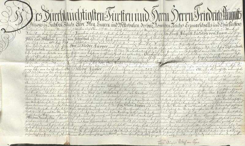 Text aus 5906, ist noch zu überarbeiten! Kurfürst Friedrich August III. von Sachsen belehnt Amtshauptmann Johann Ernst August Rudolph von Kyaw auf Hainewalde den Friedrich August Graf von Hohenthal mit den Gütern Ober- und Nieder Küpper. | Digitalisierung: Stadtarchiv Bautzen