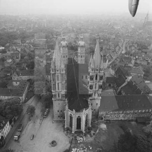 Dom und Domplatz in Naumburg : Blickrichtung Osten