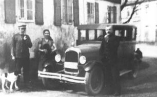 Schmölln-Putzkau-Putzkau. Niedermühle, Frau Bollbuck mit Vater und Bruder, Repro (Bildersammlung Elisabeth Bollbuck, Cosel, Kr. Kamenz)