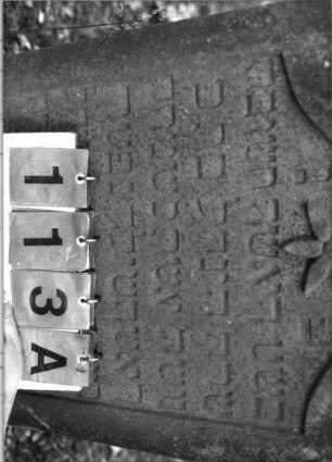 Grabstein 113 (Index: 99795586) Maße HxBxT: 92x55x10 cm Symbolik: Blüte: Grabstein 113A