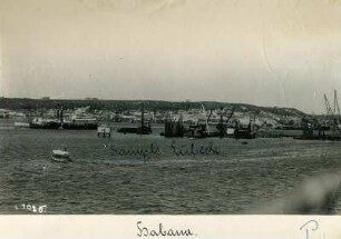 Havanna, Kuba. Hebearbeiten am amerikanischen Kriegsschiff (Wrack) "Maine" vor der Küste