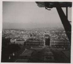 Wehrmachtssoldaten, Blick auf Paris