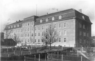 Bautzen. Husarenkaserne (1906/1910). Hofansicht mit Rekruten