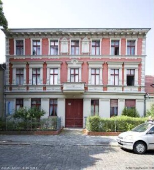 Mietshaus mit Seitenflügel; Berlin, Treptow-Köpenick