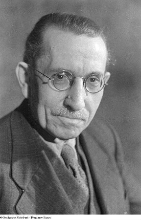 Porträtaufnahmen des Politiker Wilhelm Koenen, 1945 bis 1946 Chefredakteur der KPD-Zeitung "Freiheit"