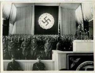 Rudolf Hess eröffnet in der Luitpoldhalle den Reichsparteitag 1937