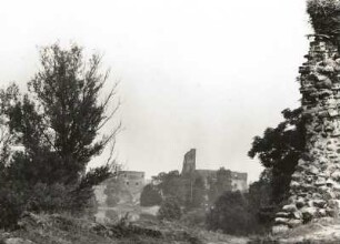 Trakai. Burgruine. Blick von der Vorburg auf dem Festland zur Inselburg