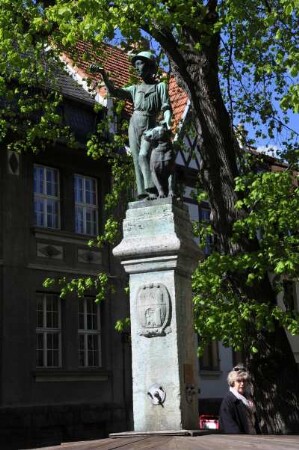 Quedlinburg - Gänsehirtenbrunnen : Gänsehirtenbrunnen neben der Blasiikirche, aufgenommen am 16. April 2014 in Quedlinburg. Foto Uwe Gerig
