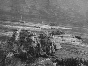 Niedrigwasser am Rhein zwischen Bingen und Oberwesel 1959