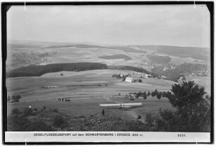 Segelflugzeugstart auf dem Schwartenberg im Erzgebirge 800 Meter