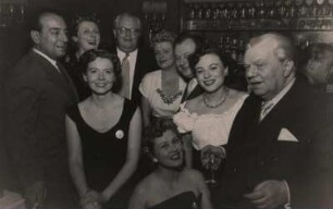 rechts Willi Schäffers in der Ciro Bar