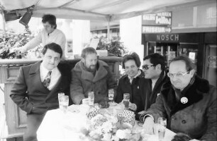 Freiburg: Parteiengespräch unter einem Dach; von links nach rechts: Klaus Rösch, FDP; Henning Wellenbrock, FDP; Margit Lemmer, CDU; Dr. Conrad Schröder, CDU; Dr. Jürgen Meyer, SPD