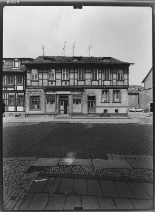 Quedlinburg, Breite Straße 10. Wohnhaus mit Laden (M. 16. Jh.). Straßenfront