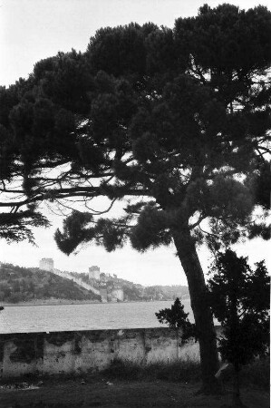 [Istanbul: Blick auf Rumeli Hisari]