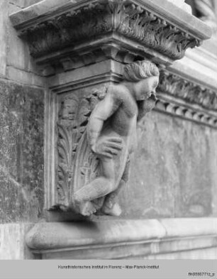 Konsole mit Putto