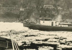 Eisperiode 1954 am Betteck/Rhein