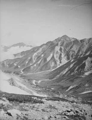 Hang am Mount Tate (Tate-yama) (3015 m) : Blick ins Tal