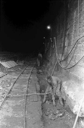 Istein: Arbeiten im Tunnel