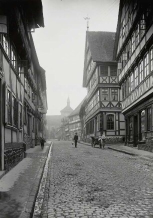 Osterode am Harz. Rollbergstraße. Blick zur Schlosskirche St. Jacobi