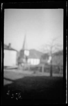 Lubine (Dep. Vosges, Frankreich): "Kirche: klein" (Distanzaufnahme)